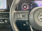 ナビの音量など車両情報を手元で操作できるハンドルスイッチ付き。