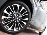 ご来店いただければ軽自動車からスポーツカー、1ボックスやセダンや輸入車などパソコンひとつで800台すべての在庫をご覧いただくことができます!