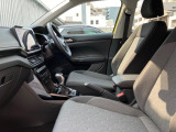 (運転席助手席)安全装備をオプションで追加するのは日本的発想。フォルクスワーゲン車はサイドエアバッグを全車標準で装備しております。