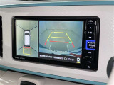 バックモニター付なので後退時に後方が見えるので安心。 車は構造上、死角がたくさんなので万が一を考えると必須ですね。 あくまで補助の為の装備、バックは目視で確認する事が重要ですよ。