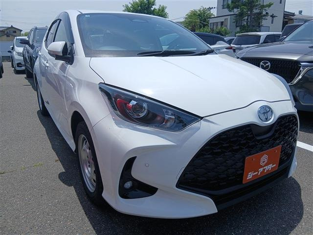 ヤリス 1.5 ハイブリッド X E-Four 4WD 禁煙車 純正8インチナビ バックカメラ