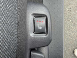 【シートヒーター】寒い日に重宝するシートヒーター!エアコンより早く温まってくれるので寒がりの人も安心ですね♪エアコンの温風は乾燥するから苦手、という方にもをおすすめです。