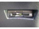 ETCはビルトインタイプでスッキリとしています。納車前には使用できるようにセットアップをさせていただきます。ETCカードの取扱もしておりますのでご相談くださいね。