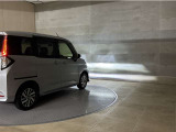 LEDヘッドランプです。十分な明るさを保ちつつも消費電力が少なく、バルブ寿命も長いのが特徴です。瞬時にMAXの光量を発揮するのもLEDならではです。☆LEDフォグランプも装備☆
