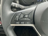ナビの音量など車両情報を手元で操作できるハンドルスイッチ付き。