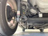 お車を安心してお乗りいただく為には、足回りの定期点検が欠かせません。サービスサポート(有償保証)では無料点検もご提供しており、安心のカーライフをお過ごしいただけるサポート体制が整っています。