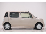 県内13店舗にて常時500台以上ダイハツ車を展示中です。見て、触って、納得のいく一台をぜひ見つけてください。
