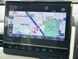 お出かけの際に安心のナビ付です☆バックカメラ機能で駐車もスムーズに行えます。