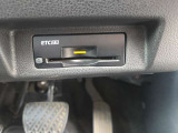 ETCならこんな利点が!!1. キャッシュレスシステムで、現金などを用意する必要無し!2. 料金所をノンストップで通過できます。