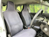 運転席シート廻りは使用感も少なく、良好な状態となっています。前オーナー様が丁寧に使っていたことがよくわかりますね。