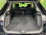 【パワーバックドア】スマートキーや運転席のボタンを押すだけでリアゲートが自動で開閉します!荷物を持っている時や、高い位置にあるバックドアを閉める際に便利な機能です♪