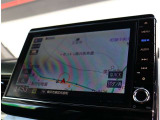 お車選びをお楽しみ頂けるよう、在庫車の展示スペースを十分に確保しております。