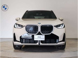 ☆BMWの代名詞とも言える【キドニーグリル】一目見ただけでBMW車であると認識できる確固たるアイコンとして存在感を放ちます☆
