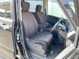 運転席シート廻りは使用感も少なく、良好な状態となっています。丁寧に使われていたことがよくわかりますね。