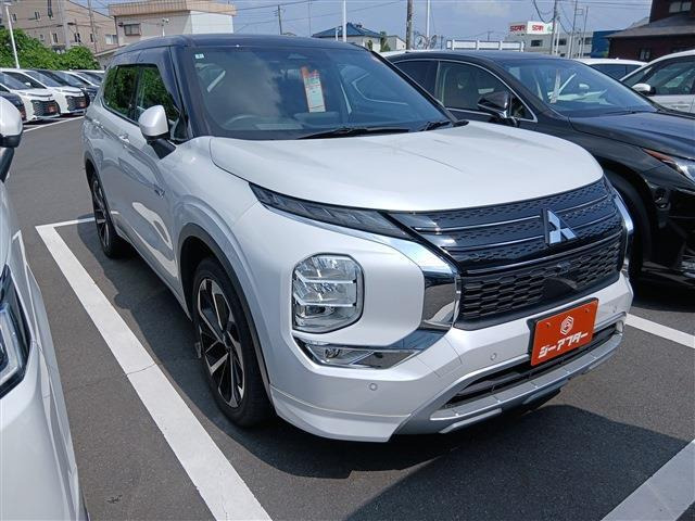 アウトランダー PHEV 2.4 P 4WD 禁煙車 ワンオーナー 純正9インチナビ