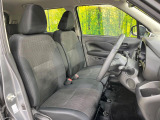 運転席シート廻りは使用感も少なく、良好な状態となっています。前オーナー様が丁寧に使っていたことがよくわかりますね。
