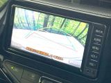 【バックカメラ】駐車時に後方がリアルタイム映像で確認できます。大型商業施設や立体駐車場での駐車時や、夜間のバック時に大活躍!運転スキルに関わらず、今や必須となった装備のひとつです!