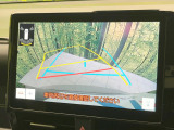 【バックカメラ】駐車時に後方がリアルタイム映像で確認できます。大型商業施設や立体駐車場での駐車時や、夜間のバック時に大活躍!運転スキルに関わらず、今や必須となった装備のひとつです!