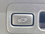 【パワーバックドア】スマートキーや運転席のボタンを押すだけでリアゲートが自動で開閉します!荷物を持っている時や、高い位置にあるバックドアを閉める際に便利な機能です♪