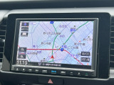 お出かけの際に安心のナビ付です☆バックカメラ機能で駐車もスムーズに行えます。