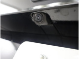バックカメラが付いているので後方確認が非常にしやすいです。今や運転初心者も熟練者も必須装備!ついていて損はないですね♪