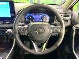 【純正革巻きステアリング】上質な革を使用することで、手にしっかり馴染みとても運転しやすいハンドルです♪