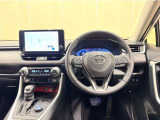 RAV4ならではの見晴らしのよい前方視界で、快適なドライブをお楽しみいただけます。