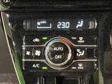 車内の温度を設定しておけば、後は&rdquo;AUTOエアコン&rdquo;にお任せ。運転に集中出来ますよ!