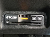 【ETC】高速道路の料金所をストレスなく通過!話題のスポットやサービスエリアに多い「スマートIC」利用時は必須のアイテムです。当店でセットアップを実施、ご納車当日からすぐにご利用いただけます!