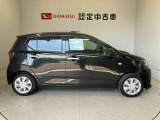 車両右側面からの写真になります。車をご覧になりたい時はお気軽に最寄りの店舗へご相談下さい。