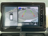 車を真上から見下ろしているかのように周囲の状況を把握して安心して駐車が行えるアラウンドビューモニターが付いています