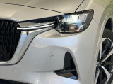 【LEDヘッドライト】悪天候や夜間走行時も良好な視界を確保し安心して運転できる高輝度LEDヘッドライトを装備!点灯速度が早く、消費電力も抑えられています。