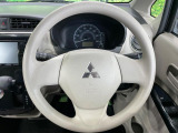 インテリアに合わせたデザインのステアリングは、運転される方のことも考え、運転しやすい形状、大きさです。是非一度、実際に触ってお確かめください。