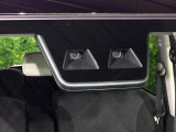 【スマートアシスト】走行中に前方の車両等を認識し、衝突しそうな時は警報とブレーキで衝突回避と被害軽減をアシスト。より安全にドライブをお楽しみいただけます。