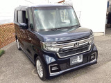 自社整備工場で点検整備をおこなってからお渡ししています。車検が残っている場合は『12ヶ月点検整備』を、車検整備付きの場合は『車検整備』をおこないます。整備費用は車両本体価格に含まれています。