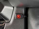社外ナビ装着車ですが、純正アラウンドビューモニターも使用可能!専用切替ボタンで映像を呼び出せるので、駐車時や狭い道での取り回しをしっかりサポートします♪