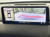【360&deg;ビューモニター】専用のカメラにより、上から見下ろしたような視点で360度クルマの周囲を確認することができます☆死角部分も確認しやすく、狭い場所での切り返しや駐車もスムーズに行えます。