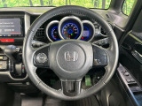 【純正革巻きステアリング】上質な革を使用することで、手にしっかり馴染みとても運転しやすいハンドルです♪