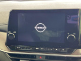 【メーカー純正9型ナビ】インテリアに溶け込むスタイリッシュな「専用設計」メーカーナビを装備♪視認性や操作性など基本性能にも優れ、より上質なカーライフをお楽しみいただけます。