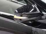 サイドターンランプ付きドアミラー。車両のドレスアップと右左折時の被視認性を兼ね備えたお洒落なミラーです。