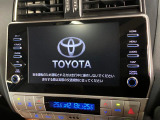 【メーカー純正ナビ】インテリアに溶け込むスタイリッシュな「専用設計」メーカーナビを装備♪視認性や操作性など基本性能にも優れ、より上質なカーライフをお楽しみいただけます。