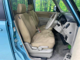 運転席シート廻りは使用感も少なく、良好な状態となっています。丁寧に使われていたことがよくわかりますね。