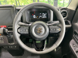 【純正革巻きステアリング】上質な革を使用することで、手にしっかり馴染みとても運転しやすいハンドルです♪