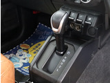 入庫時・販売時・納車前に、弊社基準の68項目に及ぶ点検整備を実施しております。