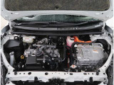 【エンジンルーム】エンジンルームもキレイに洗浄されています。ご納車前にしっかり整備させて頂きますので、ご安心ください。