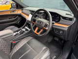 ステアリングを握ればJeepワールドが目の前に広がります!