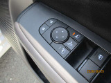 ドアミラーの鏡面の調節、格納は運転席からすべて操作できます!