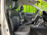 運転席シート廻りは使用感も少なく、良好な状態となっています。丁寧に使われていたことがよくわかりますね。