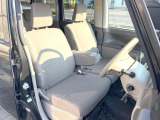 運転席シート廻りは使用感も少なく、良好な状態となっています。前オーナー様が丁寧に使っていたことがよくわかりますね。