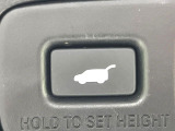 【パワーバックドア】スマートキーや運転席のボタンを押すだけでリアゲートが自動で開閉します!荷物を持っている時や、高い位置にあるバックドアを閉める際に便利な機能です♪